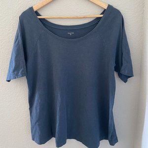 Garner Hill Scoopneck Swing tshirt - Size L